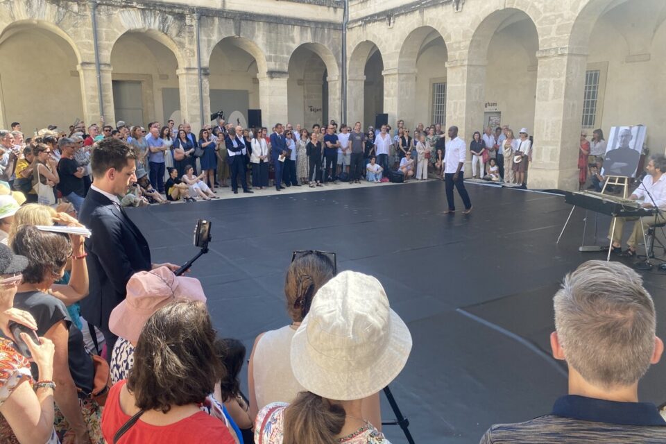 Salia Sanou, danseur et chorégraphe, a participé au baptême de la cour Montanari