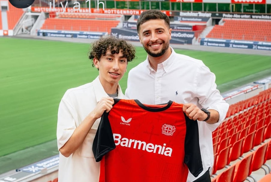 Premier contrat pro de Rayan Zidane !