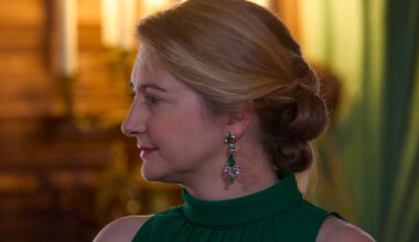 Stéphanie de Luxembourg porte déjà les bijoux en émeraude des Grandes-Duchesses quatre mois avant l'accession au trône de Guillaume