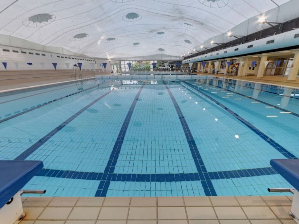 le voyeur compulsif des piscines à Paris, symptôme d'une faille systémique