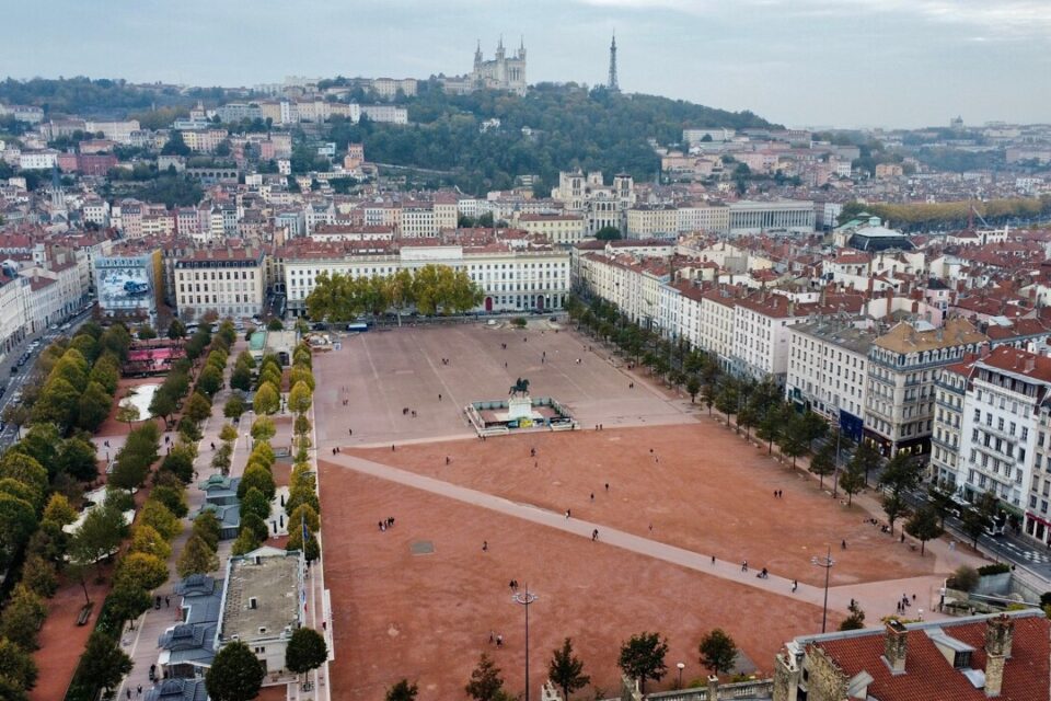 La place Bellecour sera davantage végétalisée grâce au budget participatif de la Ville de Lyon.