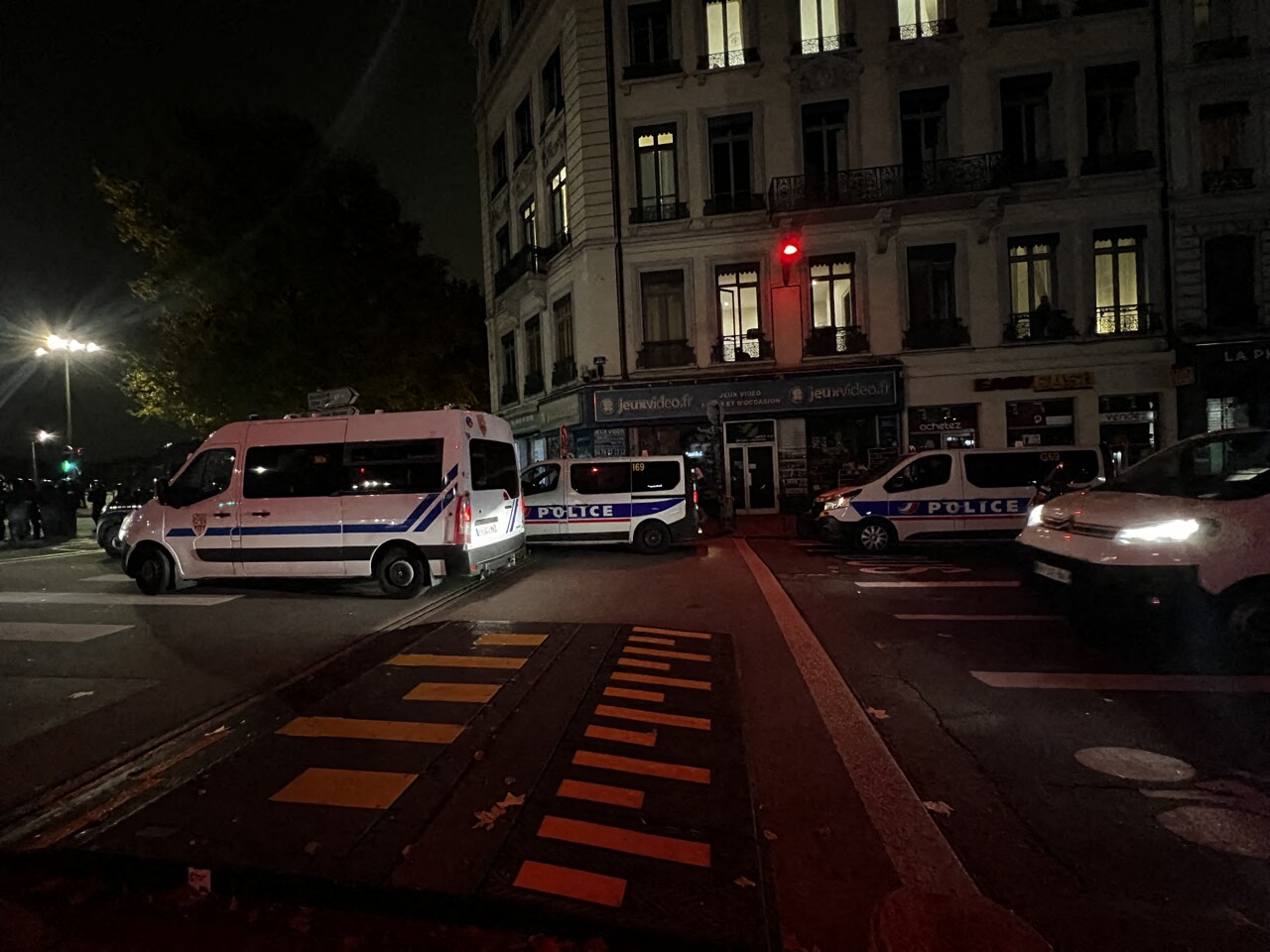 ils pillent un magasin en centre-ville de Lyon, le karma les rattrape
