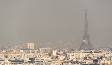 le risque de pollution élevé vendredi, les automobilistes invités à limiter leurs déplacements