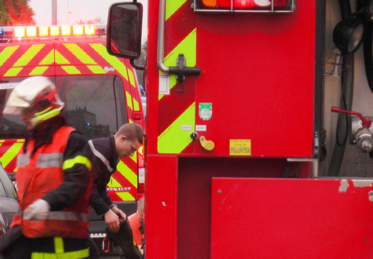 un accident entre un bus scolaire et une moto fait un mort