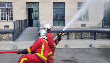 les pompiers de Paris s'équipent de nouvelles lances à incendie