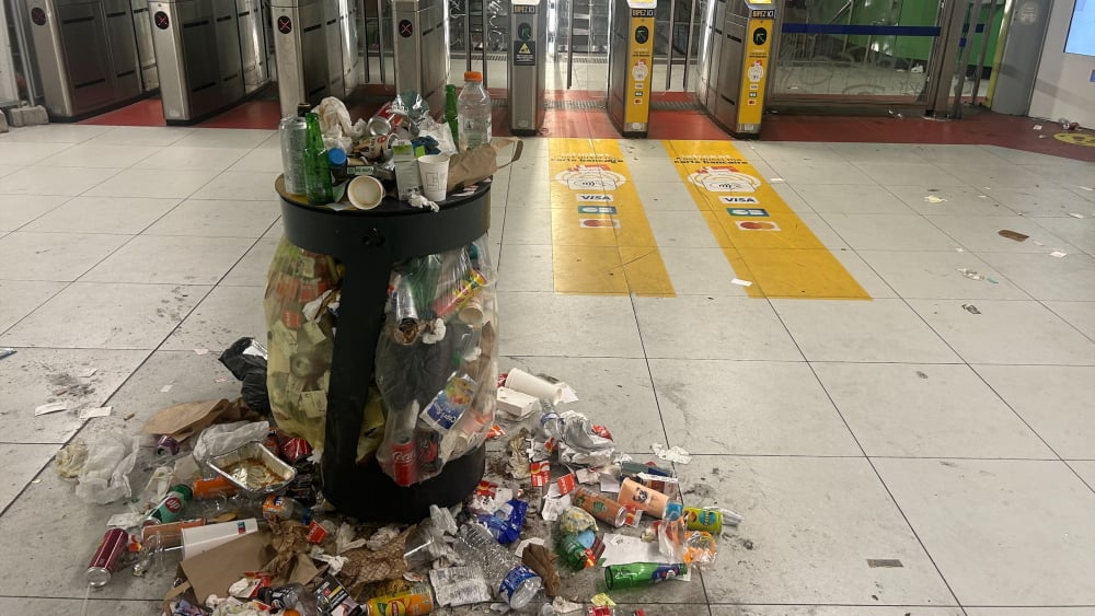 À Marseille, les poubelles débordent (encore) dans le métro, la RTM porte plainte