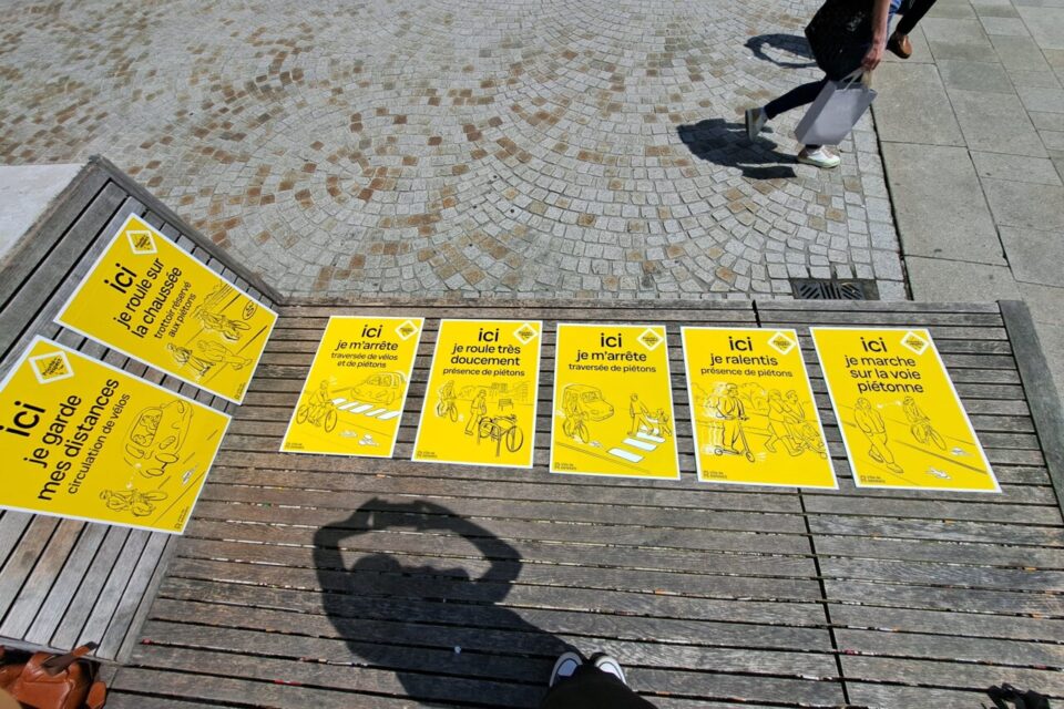 Sept pancartes différentes vont être affichées dans différents lieux stratégiques de la ville pour réduire les conflits entre usagers de la route.