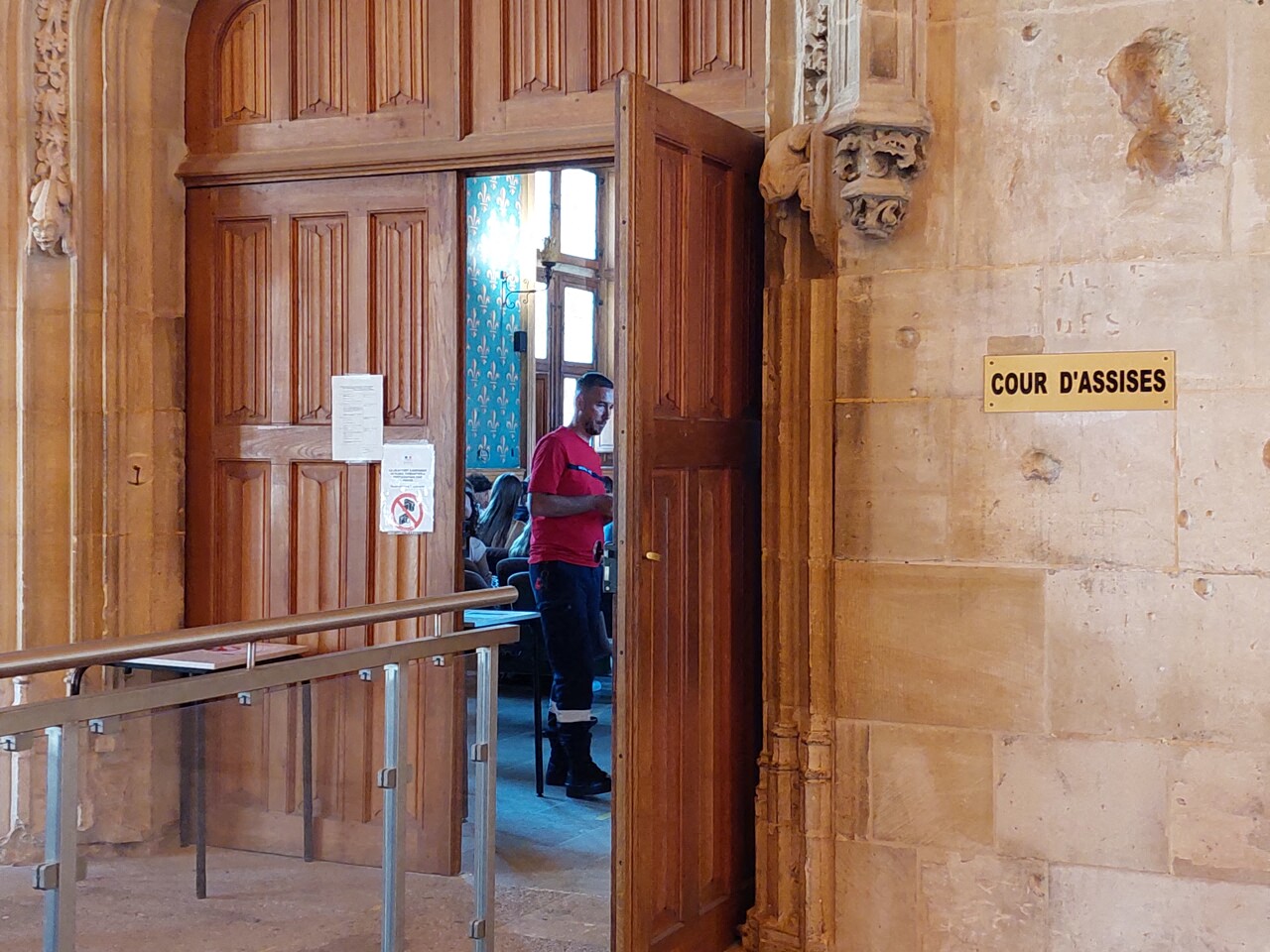un homme devant la cour d’assises de Rouen