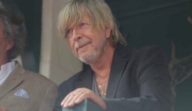 Renaud fait une apparition surprise sur M6 au concert Stars 80 vs Stars 90 de Lille