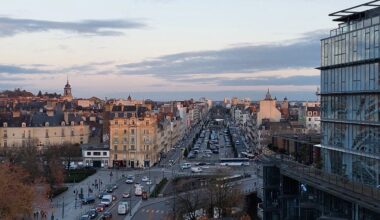 Démolition du parking Vilaine à Rennes. Une méthode impressionnante pour évacuer les gravats, on vous explique