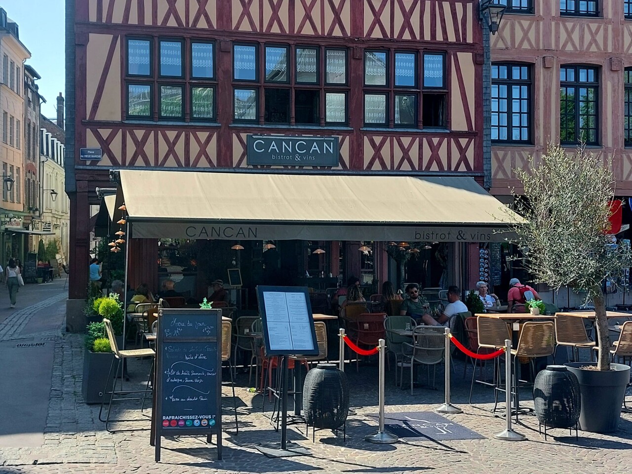 au tribunal les témoins racontent l'attaque dans le restaurant Cancan