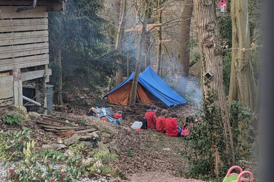 Parmi les visiteurs accueillis par le couple de Canteleu, des scouts.