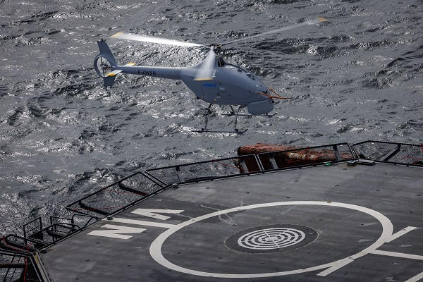 Le ministère des Armées a confirmé la commande de six premiers drones aériens VSR-700 pour la Marine