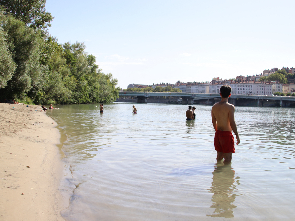 Lyon va organiser une grande "baignade dérivante sur le Rhône" ouverte aux Lyonnais