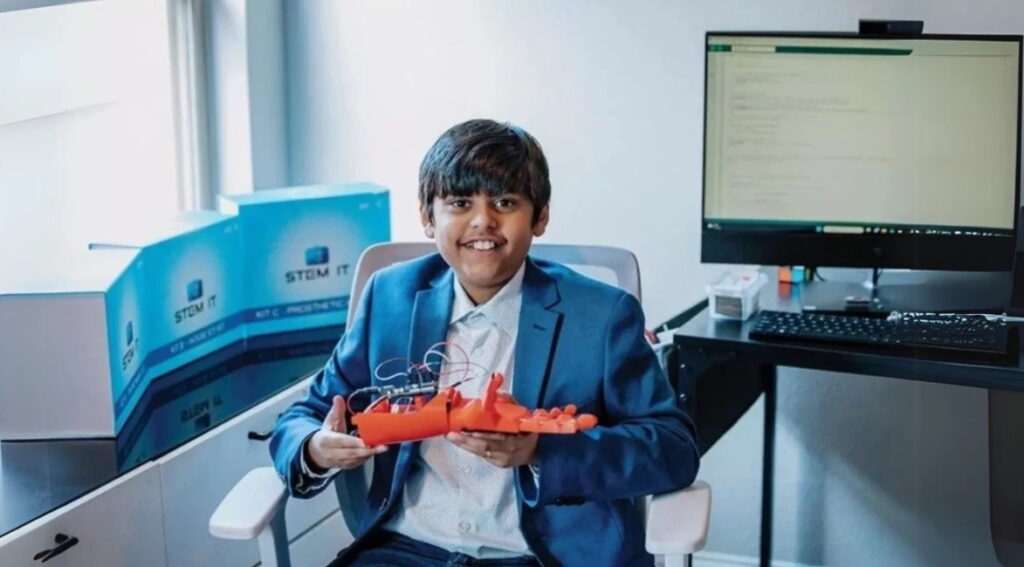 Siddarth Nandyala présente son application Circadian AI sur scène