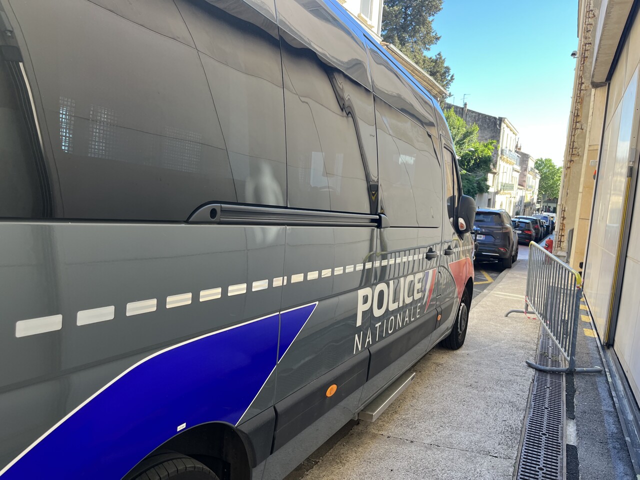 mineur insolent, SDF agressif, client menaçant, trois interpellations
