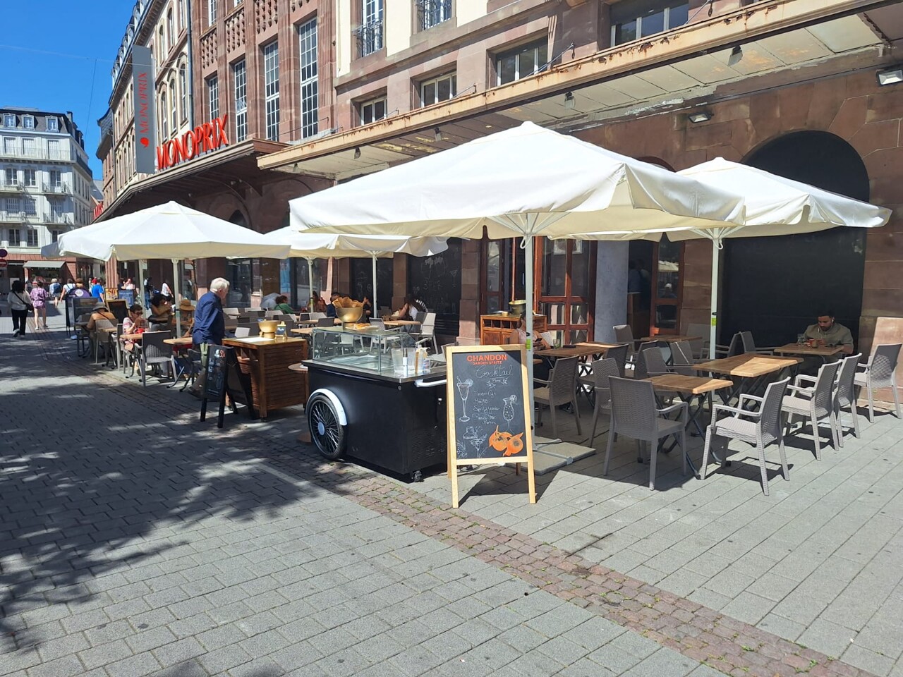 une toute nouvelle terrasse vient d'ouvrir sur la place Kléber
