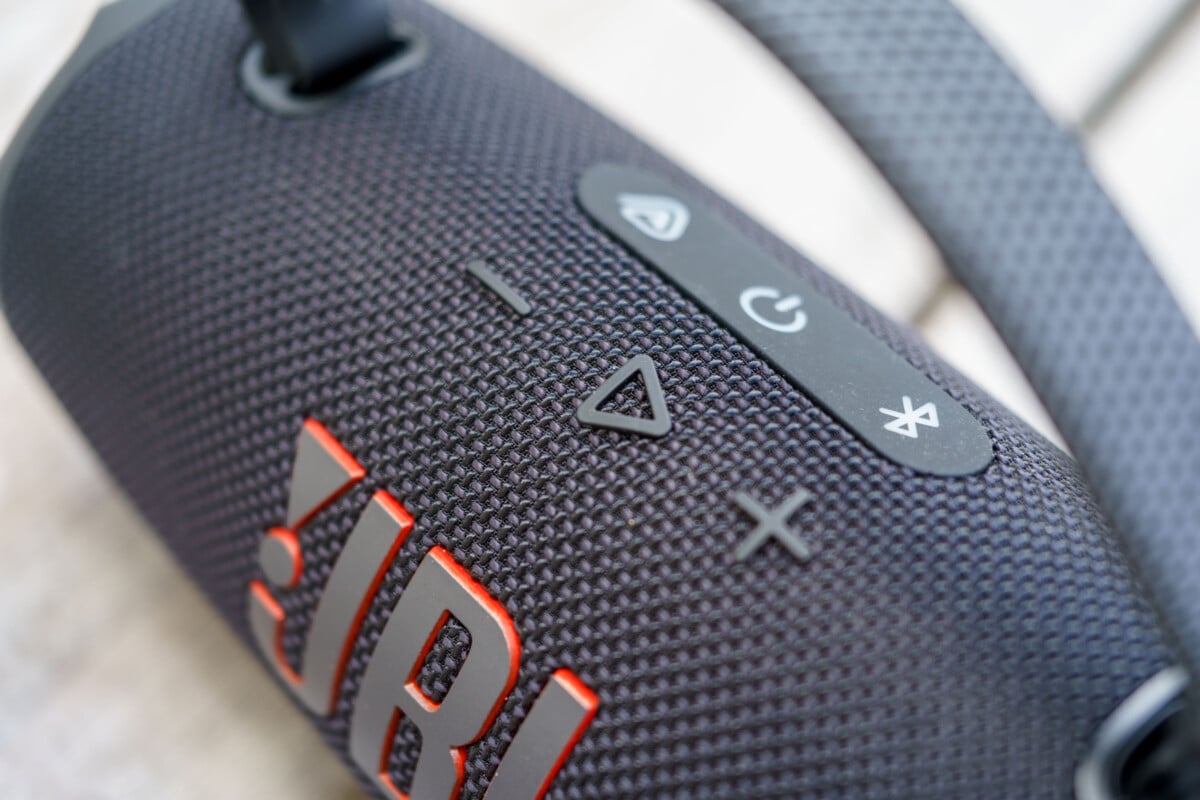 JBL Charge 6