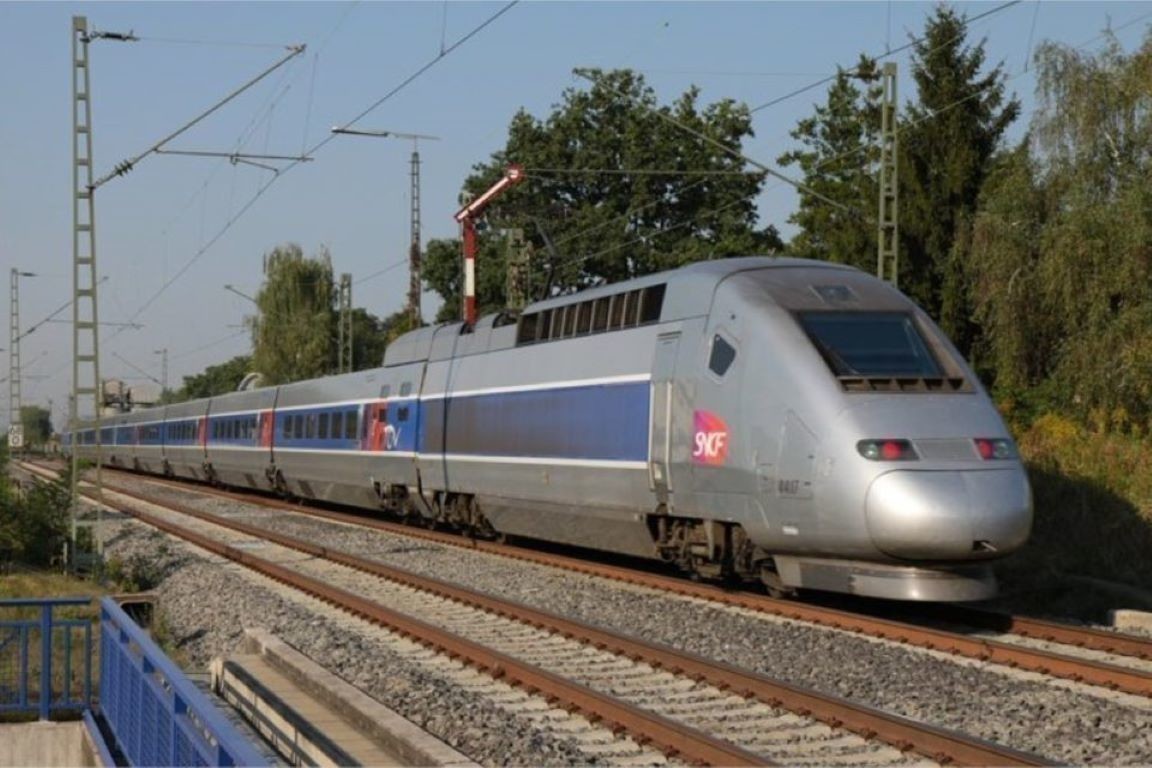 Bloqués plus de 3 heures dans leur train près de Bordeaux, des supporters de l'UBB ratent la finale du Top 14