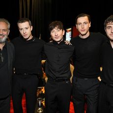 De gauche à droite : Sam Mendes, Joseph Quinn, Barry Keoghan, Harris Dickinson et Paul Mescal.
