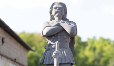 Une statue géante d’un Gaulois va défiler dans les rues de Clermont-Ferrand : découvrez où !