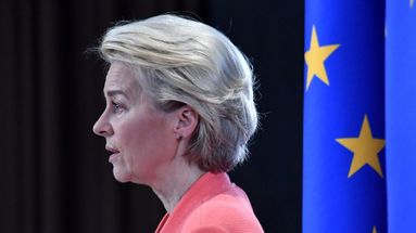 La présidente de la Commission européenne Ursula von der Leyen  lors d'un déplacement en Ouzbékistan le 3 avril 2025.