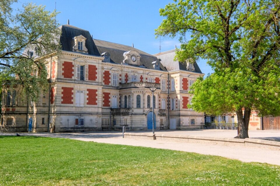 Le châteaux des Iris, à Lormont, est vendu aux enchères en juin 2025.