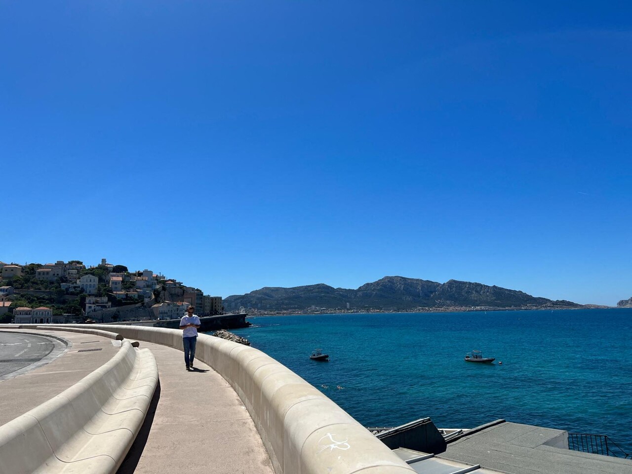 Marseille. Un homme se blesse gravement après un saut de plusieurs mètres depuis la Corniche