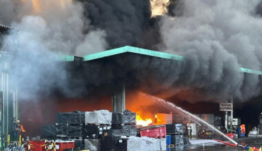 Près de Marseille. Violent incendie dans cette usine Seveso de déchets dangereux, des habitants confinés
