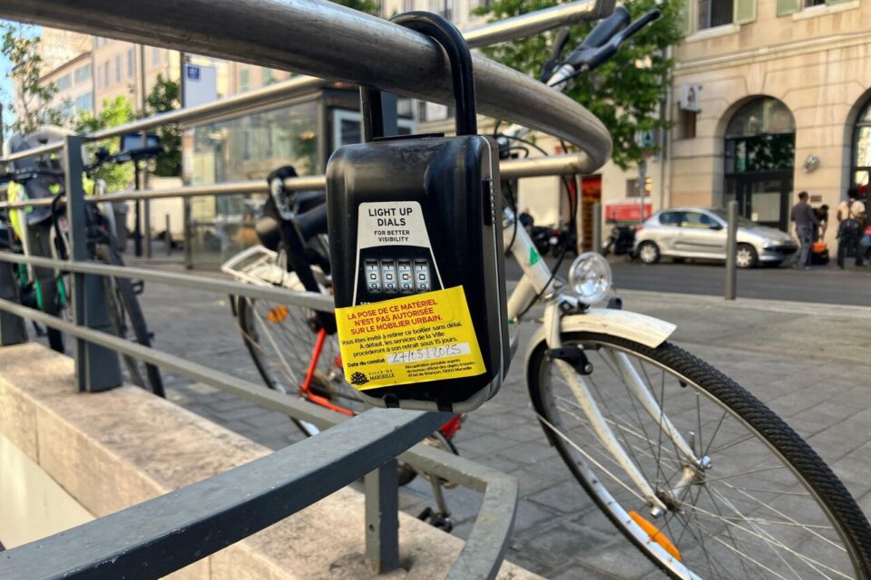 Avant de se voir retirer leurs boîtes à clés de l'espace public, les propriétaires reçoivent ce message.