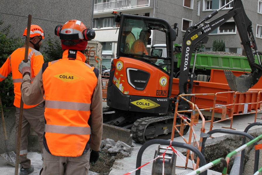 A Grenoble, l’usage de matériels électriques en terrassement convainc Colas et GreenAlp