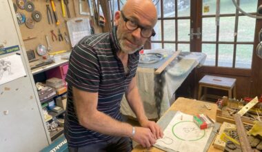 Dans l'Eure, cet instituteur commence à se faire un nom en tant qu'artiste