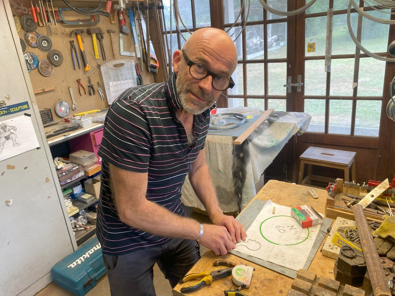 Dans l'Eure, cet instituteur commence à se faire un nom en tant qu'artiste