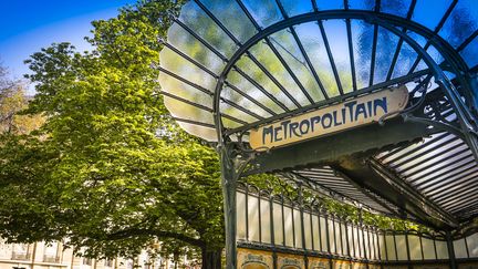 Entrée de métro, dessinée par Hector Guimard, Paris le 3 septembre 2019. (J-B NADEAU / ONLY FRANCE)