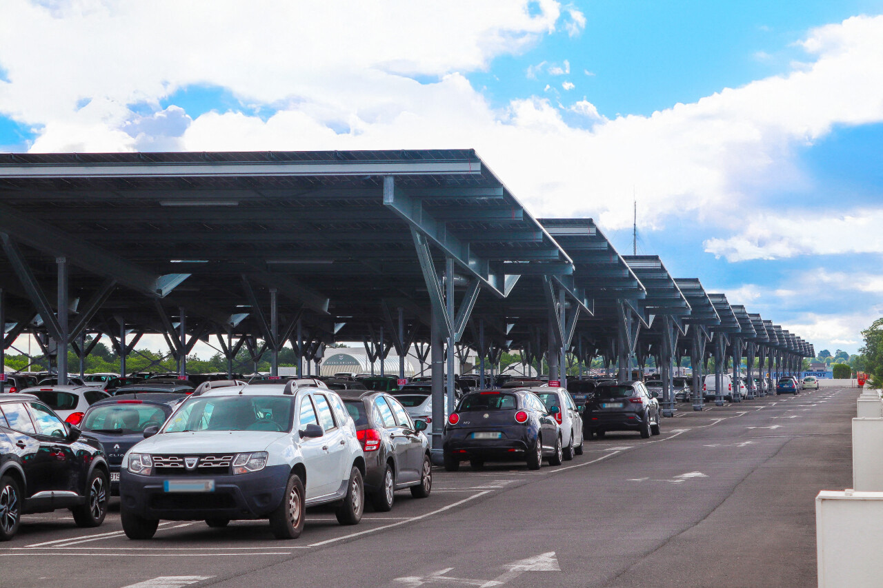 Près de Nantes. 4 600 panneaux solaires installés au centre commercial Pôle Sud