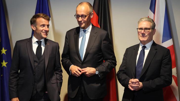 Le président français Emmanuel Macron, le chancelier allemand Friedrich Merz et le Premier ministre britannique Keir Starmer lors du sommet de l’OTAN, le 24 juin 2025.