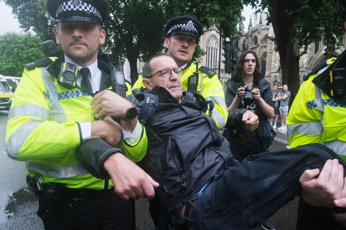 Des dizaines de partisans du groupe interdit “Palestine Action” arrêtés à Londres et dans tout le Royaume-Uni