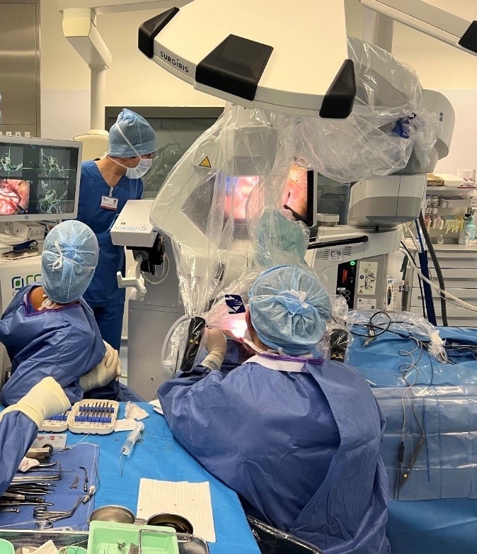 Une première mondiale au CHU de Saint-Étienne dans le traitement de la surdité