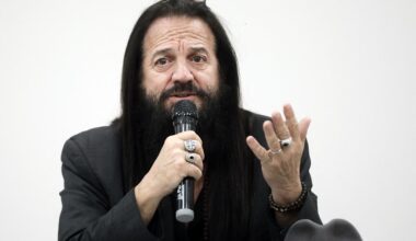 le chanteur Francis Lalanne révèle son combat contre le cancer
