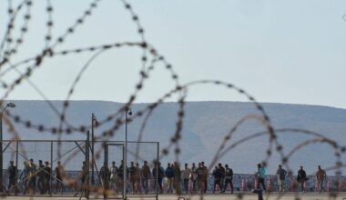 Des centaines de migrants quittent la Crète pour rejoindre la Grèce continentale