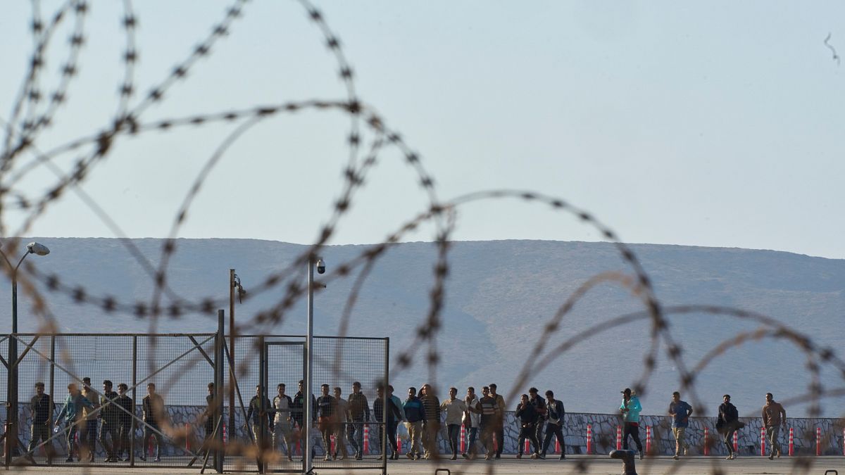 Des centaines de migrants quittent la Crète pour rejoindre la Grèce continentale