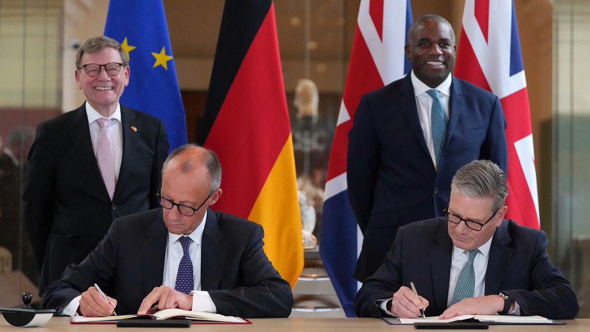 L'Allemagne et le Royaume-Uni signent un traité "inédit" sur la défense et les migrations
