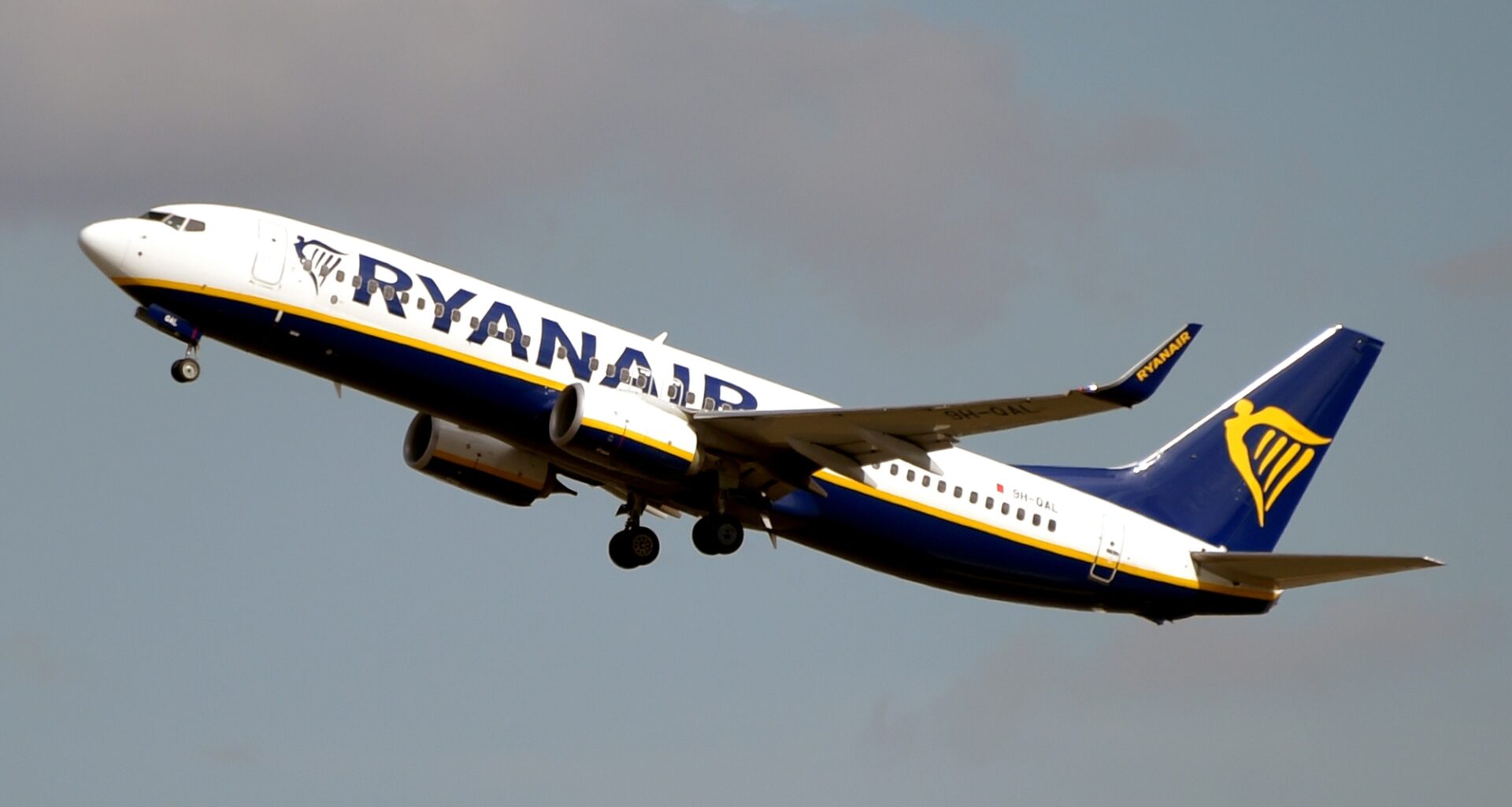 Ryanair va supprimer les dessertes de Bergerac, Brive et Strasbourg pour protester contre la taxe sur les billets