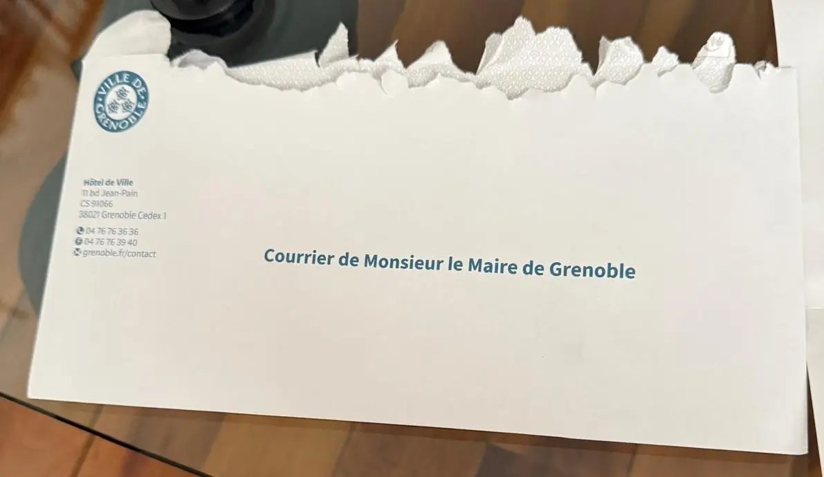 PIOLLE FAIT LA PROPAGANDE DES VERTS AVEC L'ARGENT DES GRENOBLOIS