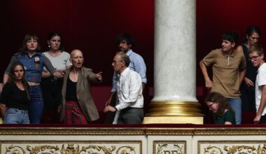 Après l’adoption de la loi Duplomb, cette femme souffrant d’un cancer crie sa colère à l’Assemblée