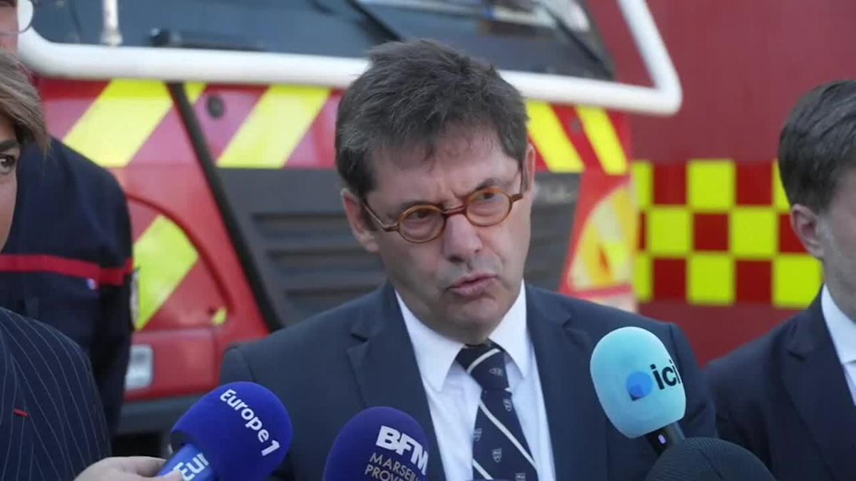 A Marseille, où le feu est désormais "fixé", les habitants découvrent l'ampleur du "massacre"