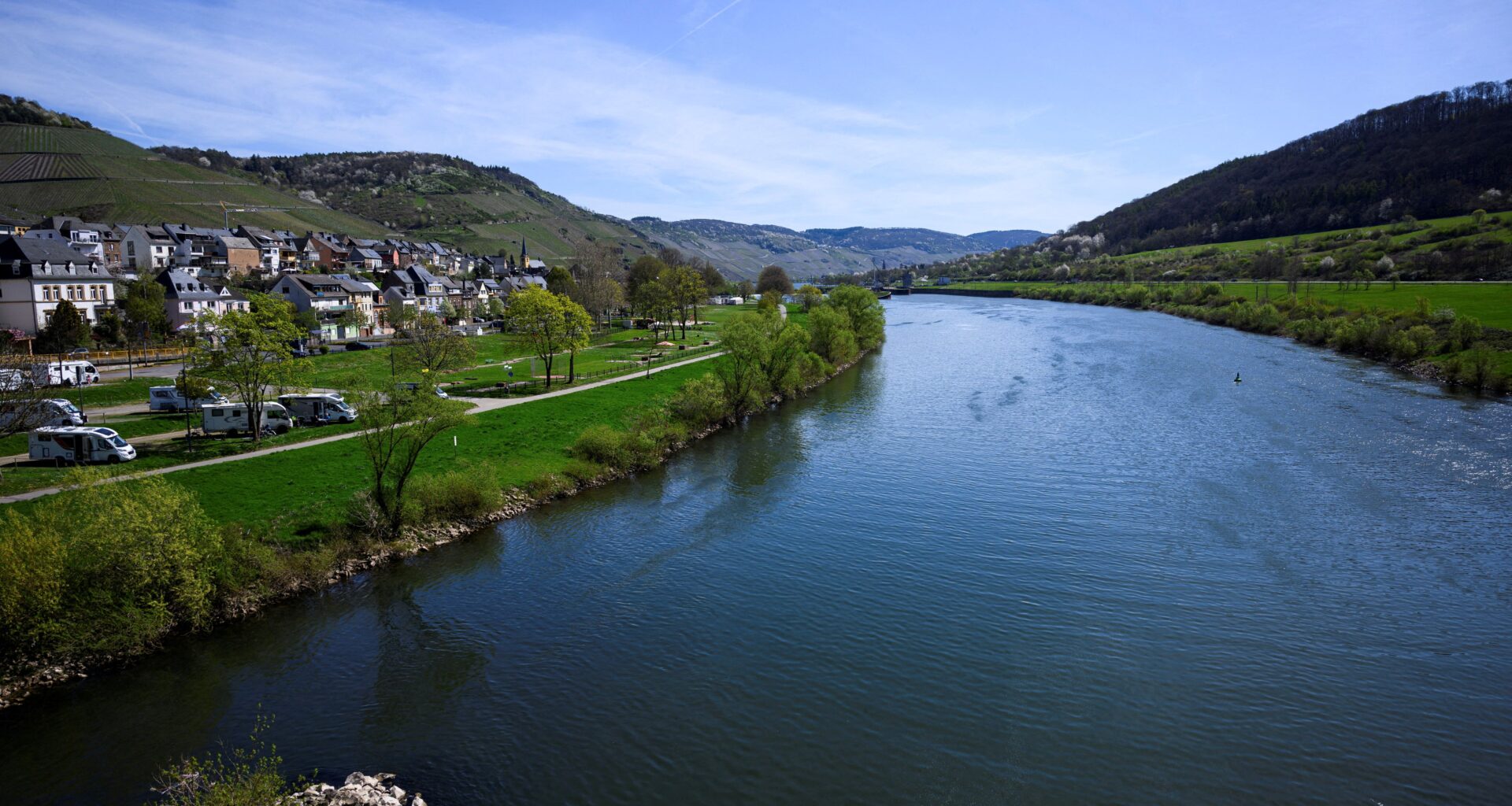 Réouverture de la navigation sur la Moselle en Allemagne, l'écluse endommagée de nouveau opérationnelle