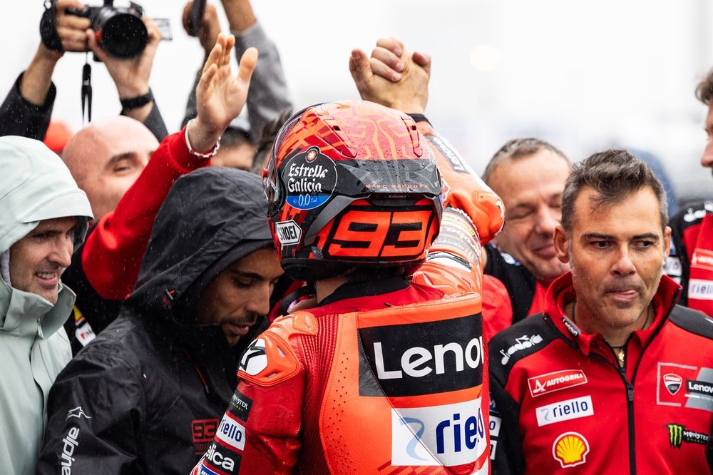 Johann Zarco a obligé Marc Márquez a un ultime coup de collier.