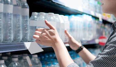 C’est la seule eau en bouteille sans microplastiques selon une étude et vous ne l’achèterez plus par hasard
