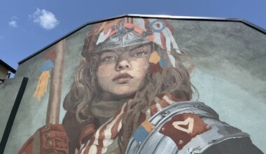 "On essaye d’apporter quelque chose aux gens" : cet artiste anime les murs pour délivrer des messages de paix et d’unité